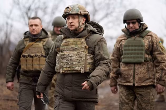 Theo thông tin mới nhất, Tổng thống Ukraine Volodymyr Zelensky sẽ thiết quân luật trên lãnh thổ Ukraine từ 0 giờ ngày 1/12. Thông tin về vấn đề này được cung cấp bởi chính trị gia Ukraine Oleg Lyashko; hiện quyết định về vấn đề này đã được đưa ra, và chở chờ ngày ký sắc lệnh chính thức. 