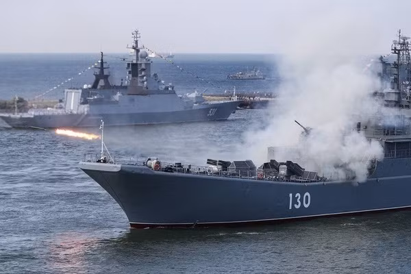Kể từ sau “Sự cố Crimea” năm 2014, Biển Đen trở nên “nóng” hơn và Crimea đã trở thành một pháo đài thực sự của Nga ở sườn đông nam của NATO. Quân đội Nga đã triển khai một số lượng lớn tàu chiến, máy bay chiến đấu và tên lửa ở bán đảo Crimea.