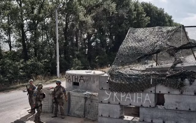 Vào ngày 26/4, khu vực Kursk đã được quân Nga tái chiếm hoàn toàn khỏi sự kiểm soát của AFU. Theo Bộ Quốc phòng Nga, không chỉ quân Ukraine tham gia vào cuộc chiến xuyên biên giới này, mà còn có hàng trăm, thậm chí hàng nghìn người nước ngoài, bao gồm cả binh lính đóng giả làm tình nguyện viên.