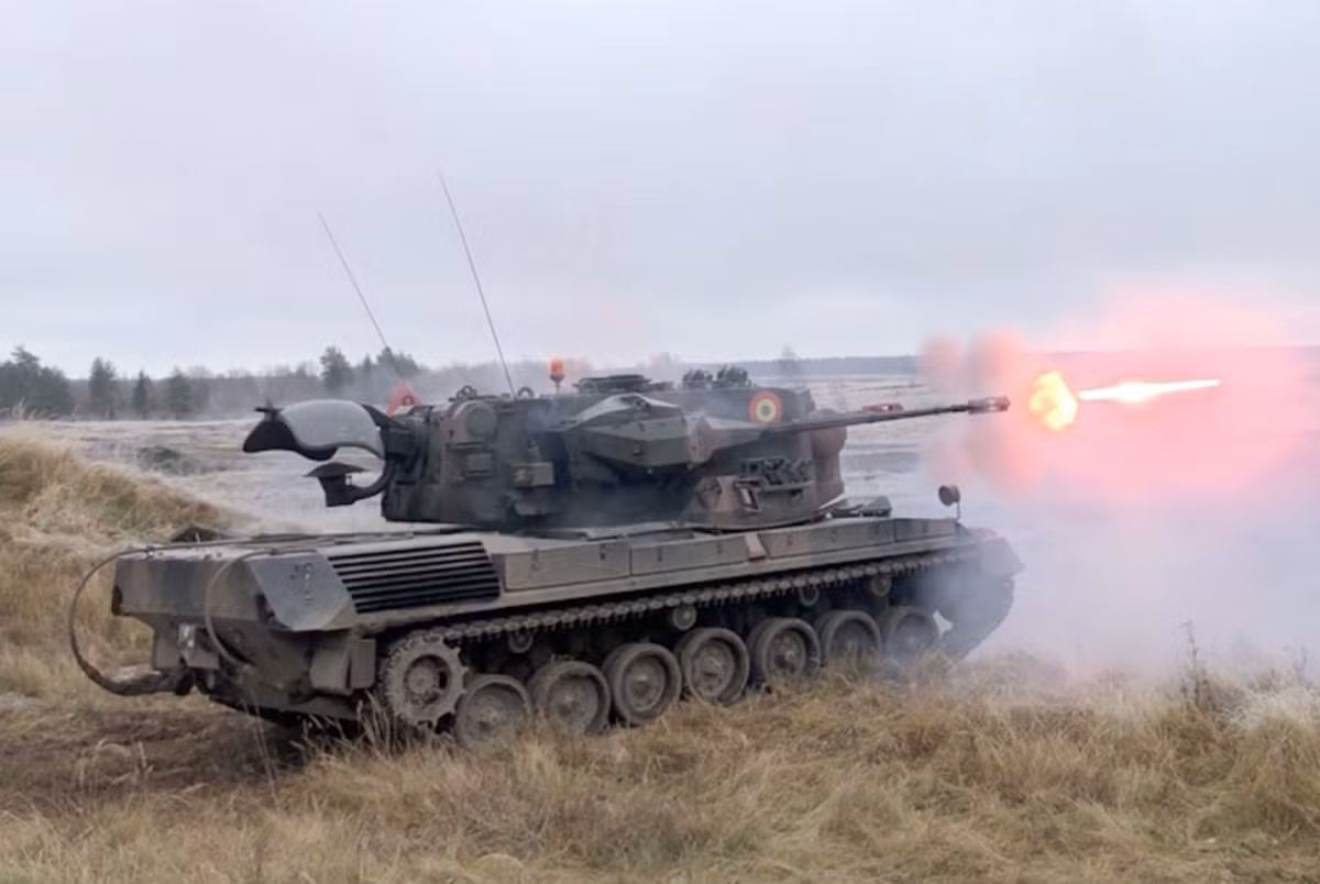 SPAAG Gepard có tầm bắn tối đa lên tới 4 km và tầm bắn tối thiểu là 100 mét, được thiết kế tiêu diệt cho các mục tiêu bay thấp của đối phương như UAV hoặc tên lửa hành trình. Tùy thuộc vào độ cao, máy bay và trực thăng của Nga cũng có thể nằm trong tầm tiêu diệt của pháo phòng không tự hành Gepard. 