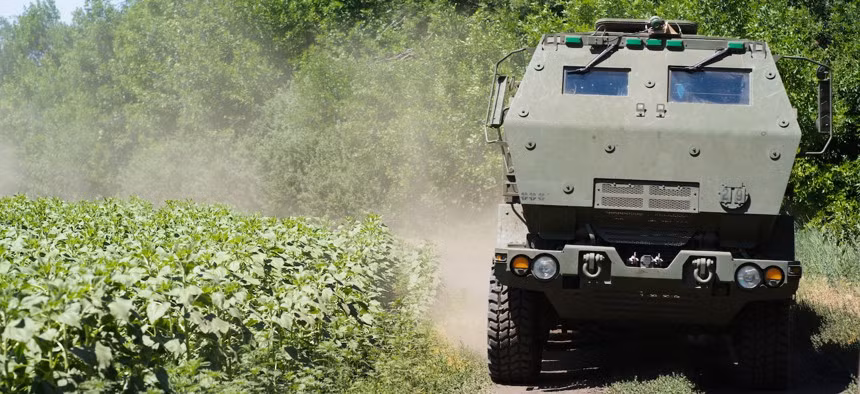 Kể từ khi HIMARS xuất hiện trên chiến trường Ukraine, quân đội Nga đã nghiên cứu cách tiêu diệt nó nhưng quá khó. Hàng loạt kết quả do Bộ Quốc phòng Nga công bố, nhưng cách tấn công tiêu diệt HIMARS, vẫn là một bí mật.