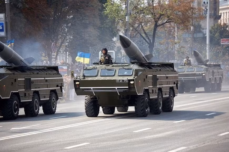 OTR-21 Tochka (NATO định danh là SS-21 Scarab) là tên lửa đạn đạo tầm ngắn, được Liên Xô phát triển, nhằm thay thế dòng tên lửa FROG-7B đã cũ.