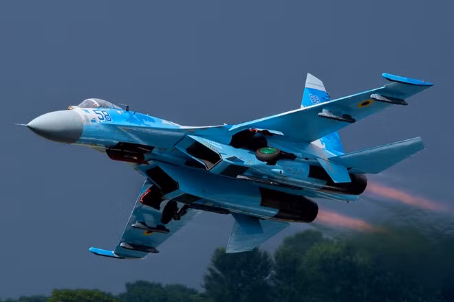 Vào ngày 28/4, kênh truyền hình Nga Воевода Вещает chính thức đưa tin, "chiếc máy bay chiến đấu Su-27 của Ukraine rơi ngày 28/4, đã bị bắn hạ bởi hỏa lực của phe mình, cụ thể là bị một chiếc F-16 bắn hạ. Trên thực tế, đây là ‘sự cố’ thứ hai xảy ra trong Không quân Ukraine gần đây”.