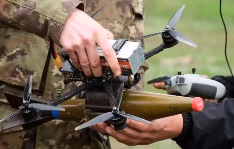 Như vậy trên công nghệ dẫn đường bằng UAV qua cáp quang đã được Quân đội Nga ứng dụng thực tiễn trên chiến trường, giúp UAV của Nga duy trì khả năng kiểm soát và liên lạc ổn định khi đối mặt với nhiễu điện tử, cải thiện đáng kể tỷ lệ thành công và hiệu quả chiến đấu.