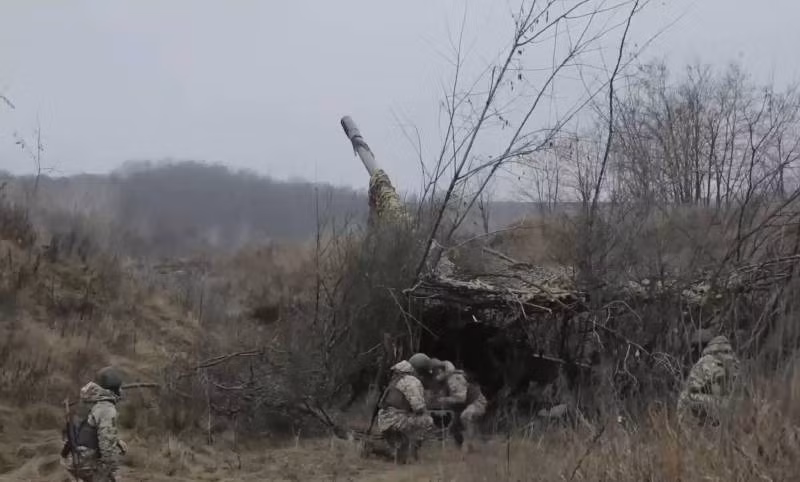 Tuy nhiên, quân đội Ukraine đã xác định là không thể giữ ngôi làng mãi mãi. Đoạn video được Ukraine công bố ngày 19/11 cho thấy, quân Nga một lần nữa vượt qua tuyến đường sắt và tiến vào làng Stepovo. Bộ binh Nga tấn công khó khăn, đồng thời bị hỏa lực xe bọc thép và UAV chặn lại, nhưng Ukraine không công bố kết quả trận đánh này.