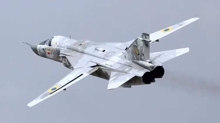 Thông tin về vụ chiến đấu MiG-29 của Ukraine bị bắn hạ chưa kịp lắng xuống, thì thông tin một chiếc tiêm kích bom Su-24M của Không quân Ukraine, đã bị chiếc máy bay đánh chặn mạnh nhất của Không quân Nga là MiG-31, dùng tên lửa không đối không tầm xa R-37M bắn hạ, lại xuất hiện.