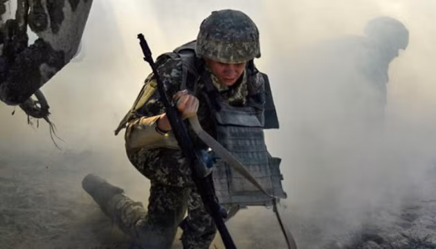 Các đòn tiến công giáng trả của quân đội Ukraine gần như dọc theo toàn bộ chiến tuyến. Điều này khiến nó có thể gây ra thiệt hại đáng kể cho tuyến phòng thủ đầu tiên của lực lượng dân quân ly khai.