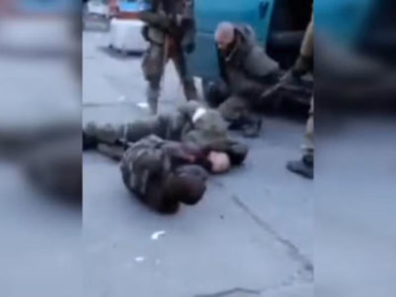 Trong khi đó phía Quân đội Ukraine cho rằng, trong thời gian ông Shoigu đi vắng, "quyền Bộ trưởng Quốc phòng" Nga, đã ra lệnh tạo tin tức giả, nhằm vào các tù binh chiến tranh, trong một nỗ lực thực hiện chiến dịch “vu khống” Ukraine.