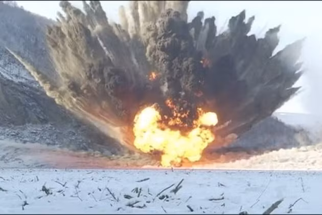 Thông tin từ khu vực Donetsk về một vụ nổ rất mạnh, có thể nghe tiếng nổ và quan sát khói bụi từ xa, cho thấy vụ nổ không hề nhỏ. Rất có thể hậu quả của vụ nổ là rất nghiêm trọng và có thể làm quân nhân của Ukraine thiệt mạng.