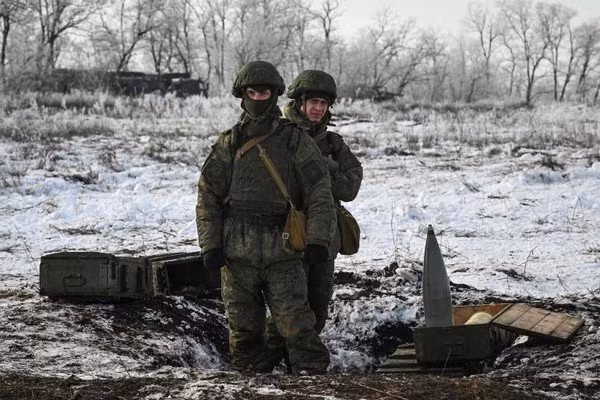 Còn Sobko, Phó chỉ huy Lực lượng Phòng vệ Nội địa Ukraine, thì phàn nàn với giới truyền thông rằng, có quá ít tình nguyện viên đăng ký tham gia bảo vệ quê hương. Ông Sobko nói rằng, hy vọng có nhiều người dân Ukraine xếp hàng để đăng ký, nhưng thực tế không có nhiều.
