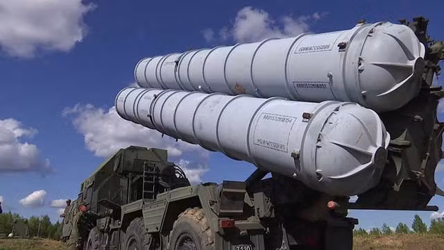 Phòng không Nga vất vả đối phó tên lửa phòng không S-200 của Ukraine - Hình 6 Phong khong Nga vat va doi pho ten lua phong khong S-200 cua Ukraine-Hinh-6