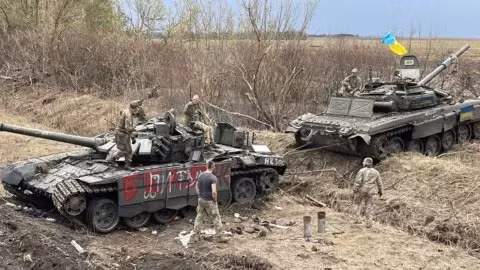 Sau khi xung đột Nga-Ukraine nổ ra, thành phố Izyum đã bị RFAF chiếm đóng, nhưng trong cuộc phản công mùa thu của AFU năm 2022, họ đã tái chiếm lại thành phố và biến khu vực này thành một pháo đài phòng thủ kiên cố. 