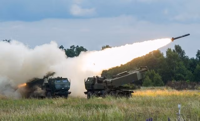 Ngoài ra, Mỹ có thể hỗ trợ tình báo để giúp Ukraine hiểu rõ hơn về kế hoạch tác chiến của đối phương. Nhưng điều quan trọng nhất, Mỹ cần hợp tác với các đồng minh và cộng đồng quốc tế, để xây dựng kế hoạch toàn diện hơn nhằm hỗ trợ Ukraine. 