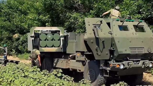 Bây giờ có vẻ như quân đội Ukraine đã rất rõ ràng rằng, họ không có khả năng tấn công trên bộ, và họ chỉ muốn buộc quân đội Nga phải rút khỏi thành phố Kherson, bằng chiến thuật tập kích hỏa lực.