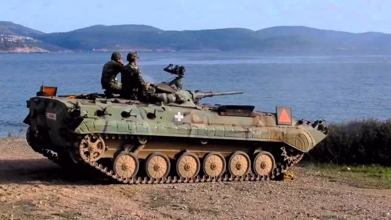 Trong khi đó, số xe chiến đấu bộ binh BMP-1 mà Hy Lạp hứa chuyển giao cho Ukraine là 200 chiếc, nhưng trên thực tế, Kiev sẽ nhận được không quá 30 chiếc. Điều này đã được Thủ tướng Hy Lạp Kyriakos Mitsotakis công bố ngày hôm qua.