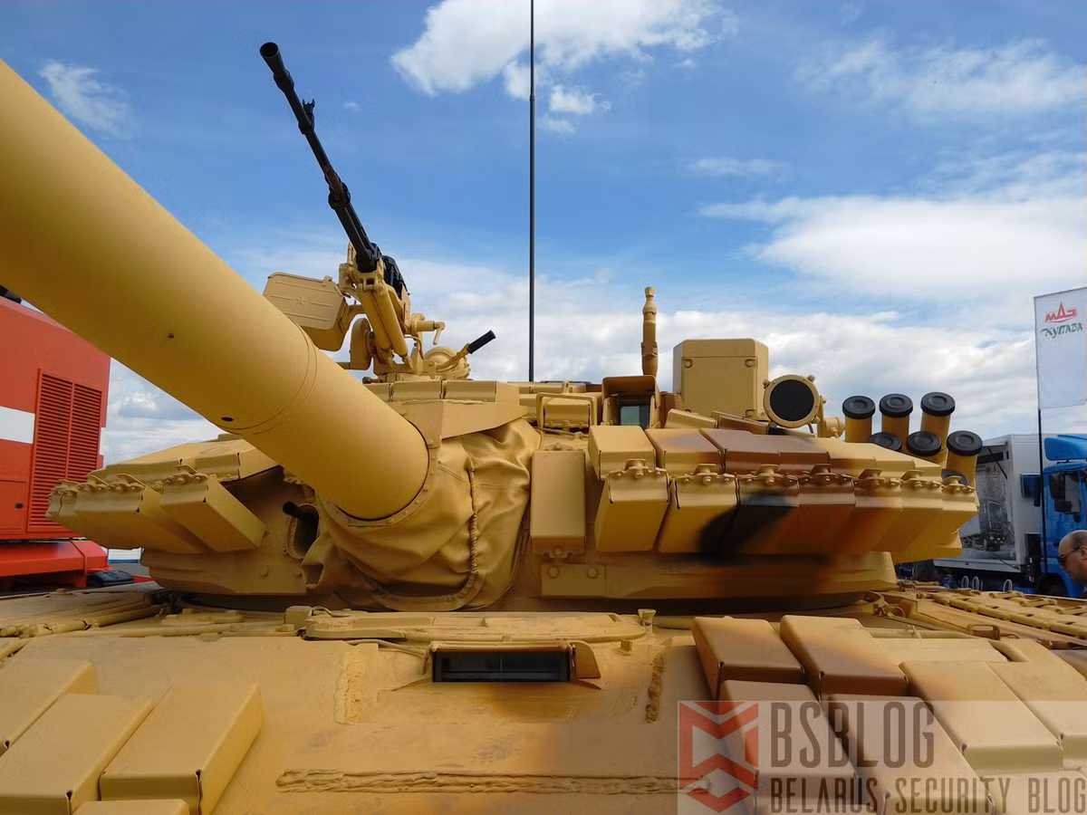 Lớp giáp bảo vệ của T-72BM2 có khả năng vượt trội hơn nhiều so với T-72B3 tiêu chuẩn của Nga sử dụng lớp giáp Kontakt-5; mặc dù tính cơ động của nó thấp hơn đáng kể do động cơ yếu hơn, do T-72BM2 vẫn giữ nguyên động cơ cũ từ thời Liên Xô. Ảnh: BS.