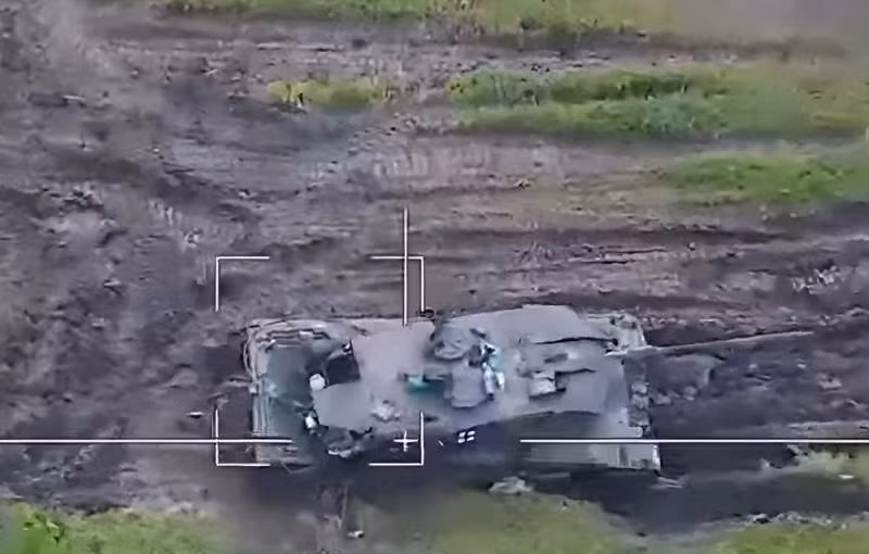 Co phieu Rheinmetall cua Duc tut doc khi xe tang Leopard-2 bi ban ha