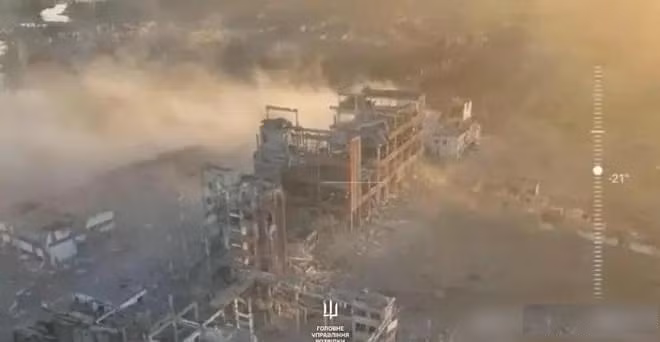 Tuy nhiên, theo “người cung cấp thông tin quân sự” trên kênh Telegram, trên thực tế là Quân đội Nga đã bí mật rút lui trước một ngày và để tránh bị Quân đội Ukraine phát hiện, Quân đội Nga vẫn giả vờ tiếp tục ở đây để tiếp tục giữ vững mục tiêu, khiến Quân đội Ukraine bị mắc lừa.