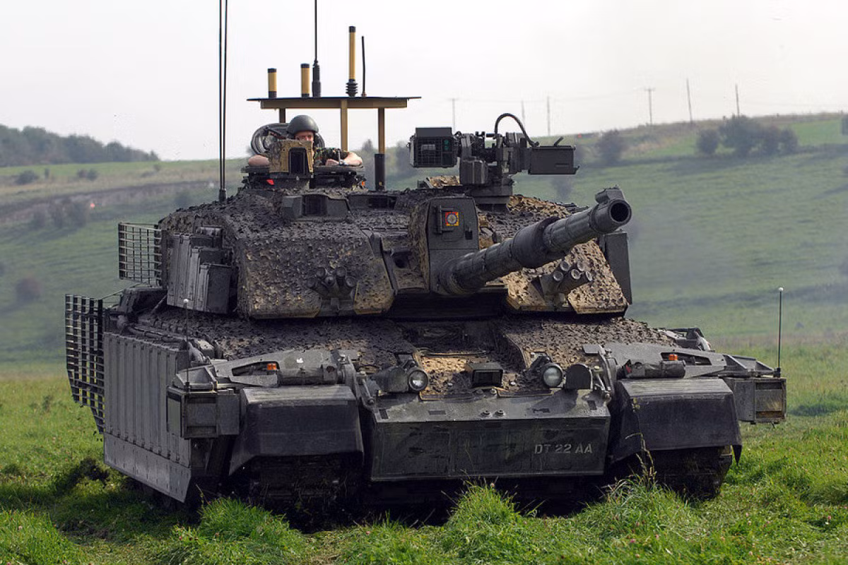 Theo tuyên truyền của phương Tây (đặc biệt là của Anh), Challenger 2 tự nhận là xe tăng chiến đấu chủ lực có hiệu suất bảo vệ tốt nhất thế giới, và bộ giáp Chobham rất OK. Vì vậy, sau khi chiếc Challenger 2 bị phá hủy, cả truyền thông Nga và phương Tây đều rất chú ý đến nó, vì nó mang ý nghĩa biểu tượng nhất định. 