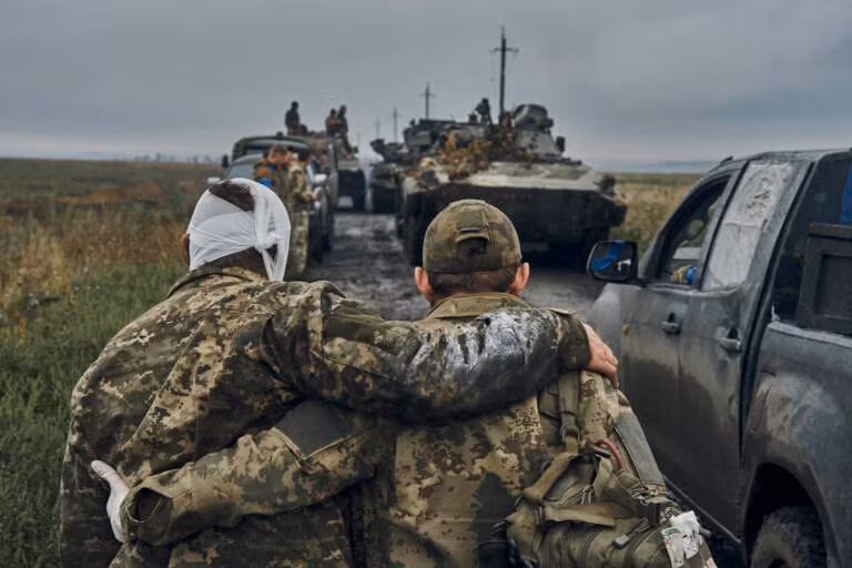 Suy cho cùng, chiến tranh là đổ máu và thiệt hại. Hiện tại, Quân đội Ukraine tổn thất hàng ngày khoảng 2.000 quân; và với việc tuyển quân ngày càng khó khăn, tốc độ bổ sung Quân đội của Ukraine không thể theo kịp tốc độ tiêu hao, nếu Quân đội Ukraine tiếp tục chiến đấu như thế này trong hai hoặc ba năm nữa, Ukraine sẽ chỉ trở nên bi thảm hơn. 