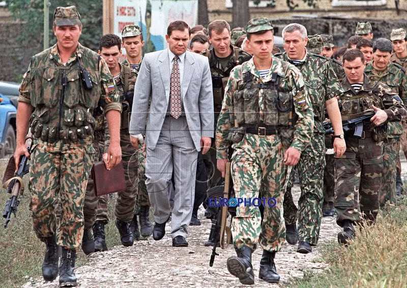 Tổng thống Kadyrov con đã lợi dụng tình hình an ninh phức tạp tại Chechnya và đề xuất thành lập "Tiểu đoàn phía Bắc" và "Tiểu đoàn phía Nam", với tổng quân số khoảng 1.200 người, chuyên đảm bảo an ninh cho vùng lãnh thổ Chechnya.