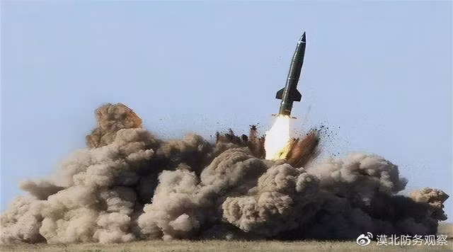 Gần một tuần sau khi quân đội Nga tiến hành một cuộc tập kích quy mô lớn vào Ukraine, còi báo động phòng không vẫn vang lên khắp lãnh thổ nước này và các vụ nổ đã xảy ra ở Kyiv, Odessa và Vinnitsa. Còi báo động phòng không vang lên ở Lviv, Vinnitsa, Nikolayev, Zaporozhye và nhiều nơi khác.
