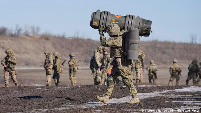 Có phải tình báo Nga vượt trội hơn tình báo Ukraine? Trên thực tế, Ukraine với sự giúp đỡ của cả khối NATO, nên đã chiếm ưu thế cực lớn (thậm chí là tuyệt đối) ở khía cạnh tình báo suốt một thời gian dài, trong cuộc xung đột Nga-Ukraine vừa qua.