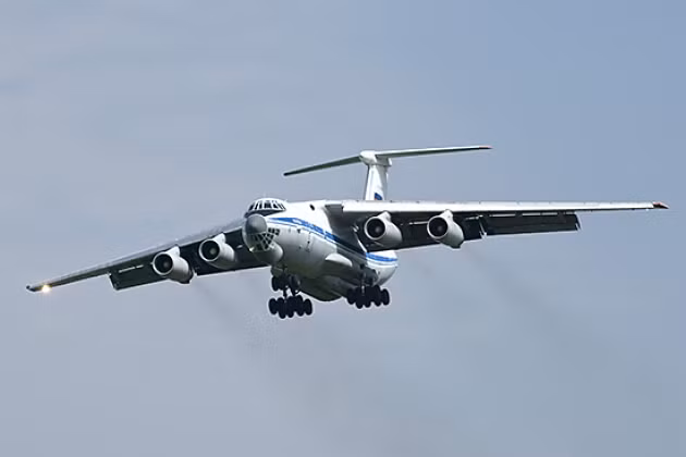 Cách đây ít giờ, nhiều máy bay vận tải quân sự IL-76 của Không quân Nga đã hạ cánh xuống sân bay Chkalovsky ở gần thủ đô Moscow để nhận quân và lập cầu không vận cấp tốc triển khai lực lượng tới Kazakhstan.