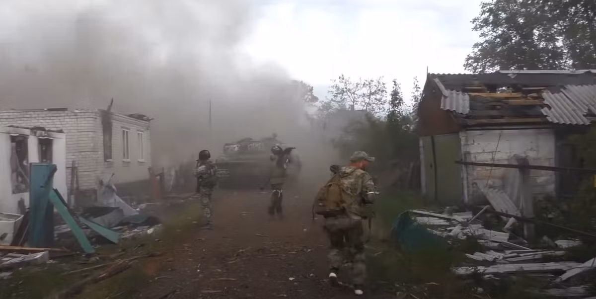 Cùng với việc Lữ đoàn BBCG số 9 chiếm Netailove, thì Lữ đoàn BBCG số 114 của Quân đội Donetsk ở sườn phía bắc đã chiếm đóng hoàn toàn cứ điểm quan trọng Umanske. Như vậy Quân đội Ukraine chỉ còn lại một khu vực tam giác phía đông sông Vovcha ở khu vực này.