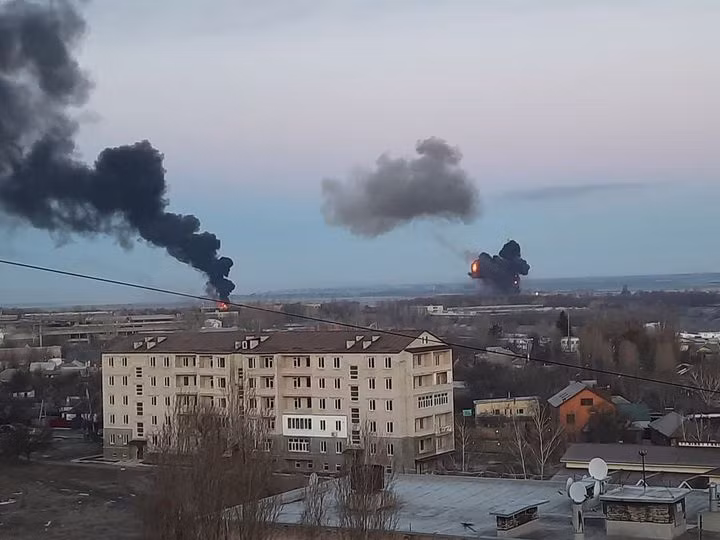 Hiện căn cứ không quân ở Vasilkov Kiev cũng bị tấn công. Các cuộc tấn công tên lửa được thực hiện vào các mục tiêu của lữ đoàn phòng không chiến thuật gần Vasilkov; đây là lực lượng phòng không chính của Quân đội Ukraine.