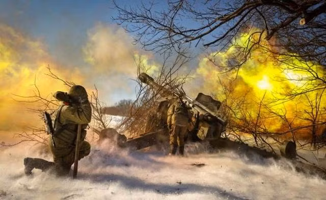 Thế trận thay đổi chắc chắn sẽ ảnh hưởng đến tinh thần của Quân đội Ukraine trên tiền tuyến, đặc biệt là quân ở Bakhmut đang bị đe dọa. Ngoài các chiến dịch bao vây phía tây được đẩy mạnh, cuộc tấn công của lực lượng Nga và lực lượng Wagner từ phía đông Bakhmut, cũng có một bước đột phá chiến lược vào ngày 27/2.