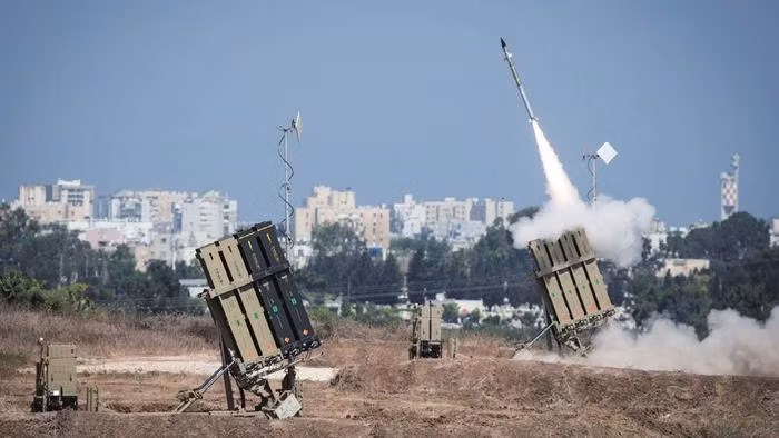 Lực lượng Phòng vệ Israel (IDF) công bố thông tin cho biết, từ năm 2011 đến năm 2021, hệ thống Vòm sắt đã đánh chặn thành công hơn 2.000 tên lửa và nhiều loại đạn pháo khác nhau, với tỷ lệ thành công hơn 90%; tạo thành lá chắn tin tưởng bảo vệ lãnh thổ Israel.