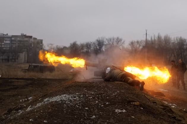 Trước đó vào ngày 26/10, Quân đội Ukraine đã mở cuộc tấn công chiếm giữ khu định cư Staromaryevka, thuộc khu vực ly khai của nước cộng hòa tự xưng Donetsk; sau đó phía quân đội Ukraine đã tổ chức phòng ngự với ít nhất hai tuyến phòng thủ tại đây.