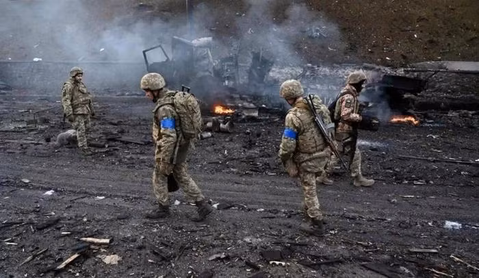 Khi nói đến chiến lược tấn công của Quân đội Ukraine, điều đầu tiên mà ai cũng có thể nghĩ đến phải là một từ “phòng thủ”. Quả thực, do những bất lợi về chất lượng quân số, vũ khí, đạn dược và hỏa lực yểm trợ… Quân đội Ukraine thường lựa chọn sử dụng chiến thuật phòng thủ, đó cũng là lẽ đương nhiên. 