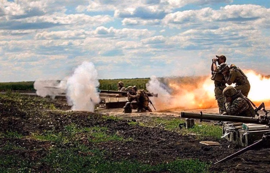 Từ séc thứ ba trở đi, quân Ukraine và quân Nga đẩy lùi nhau ở làng P'yatykhatky, ai chiếm được làng P'yatykhatky sẽ sớm bị đối phương phản công chiếm lại. 