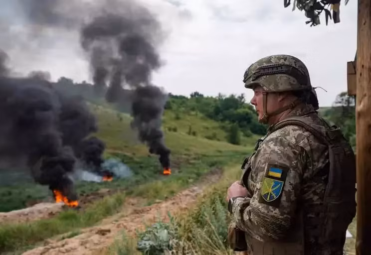 Nếu một khi quân đội Ukraine có thể vượt qua sông Dnieper với lực lượng cấp lữ đoàn, thì có thể thiết lập một vị trí đầu cầu khổng lồ và trực tiếp tiến vào hậu phương của quân đội Nga ở tuyến phía nam, uy hiếp eo đất Crimea, thì vị trí của quân Nga ở hướng này có thể xấu đi rõ rệt. 