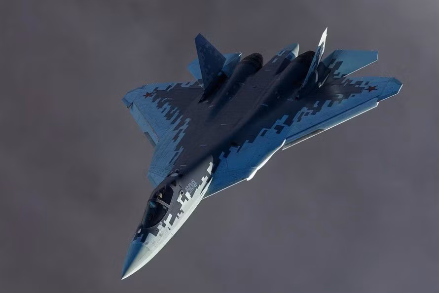Nhưng NATO vừa đánh giá thấp, vừa tính toán sai, đã khiến vũ khí phòng không của quân đội Ukraine luôn trong tình trạng hoạt động kém hiệu quả và bố trí không tập trung. Khi Su-57 bay qua Kiev, tên lửa phòng không và máy bay quân sự Ukraine đã không cất cánh để đánh chặn.