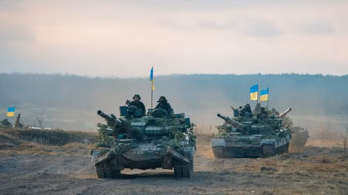 Giao tranh ác liệt ở khu vực Svatovo - Kremennaya đã kéo dài suốt 4 tháng qua, khi quân đội Ukraine nhiều lần tìm cách vượt qua khu vực nhiều cây cối rậm rạp, nhằmcắt đứt đường tiếp tế hậu cần đến khu vực Lugansk.