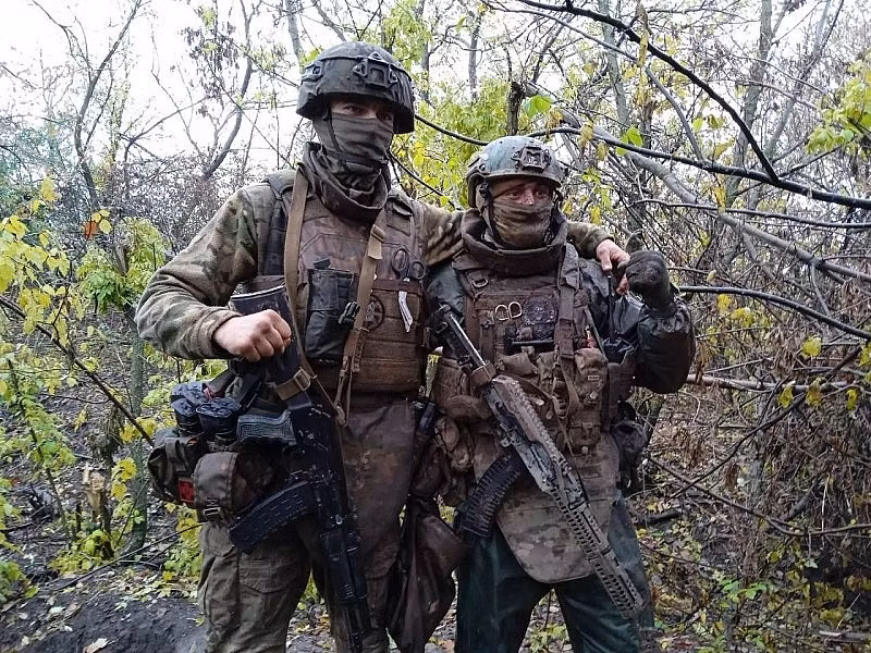 Trong những ngày đầu năm mới, Quân đội Nga và Ukraine vẫn giao tranh ác liệt ở các vùng ngoại ô phía bắc, phía đông và phía nam của Bakhmut. Ở phía tây nam của Bakhmut, quân Nga đã đẩy lùi cuộc phản công của Ukraine vào các trận địa của Nga tại Kurdyumovka và tiếp tục cuộc tấn công vào Kleseyevka.