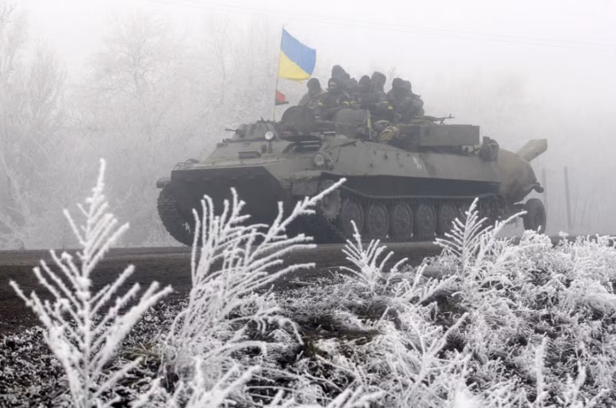 Tướng Budanov cũng cho biết, quân đội Ukraine sẽ không ngừng phản công vì những thay đổi của điều kiện thời tiết. "Ngay cả trong môi trường lạnh, ẩm ướt và lầy lội, các hoạt động chiến đấu và phản công vẫn sẽ tiếp tục".