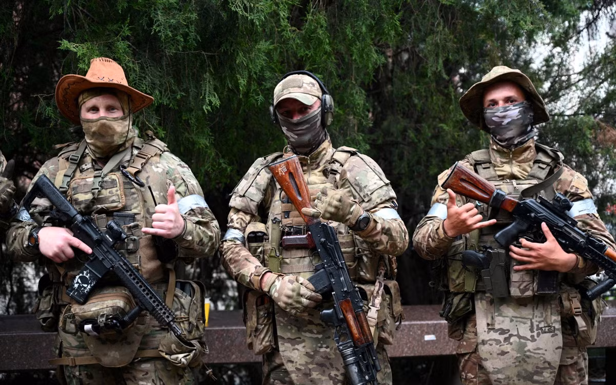 Tuy nhiên cũng cần lưu ý, Quân đội Ukraine đang mở rộng “cái nêm” của họ trên hướng này, nhưng chỉ có lực lượng đặc biệt, không phải lực lượng chính. Do vậy, việc một đơn vị trinh sát vượt qua các tuyến phòng ngự chưa phải là điều khẳng định, “đại quân” Ukraine đã tiếp cận được làng Verbovoe. 