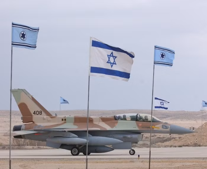 Kể từ khi lập quốc, các nhà quân sự Israel đã bằng nhiều thủ đoạn, để nắm bắt tính năng kỹ, chiến thuật các vũ khí hiện đại của Liên Xô, cũng là những vũ khí trang bị chủ yếu cho các quốc gia Arab thù địch với nhà nước Israel; nhất là các loại máy bay chiến đấu.