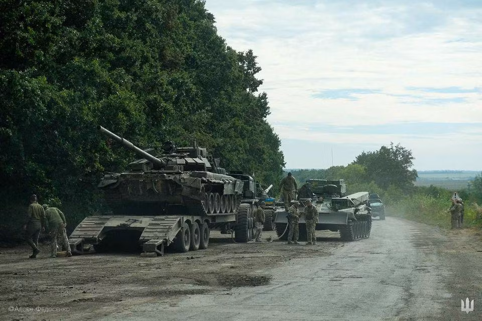 Bộ Quốc phòng Nga xác nhận, quân đội Nga đang thoái lui khỏi Balakria, Izyum và Kupyansk ở khu vực Kharkov. Trước đó Quân đội Ukraine mở cuộc tấn công ác liệt vào các khu vực trên.
