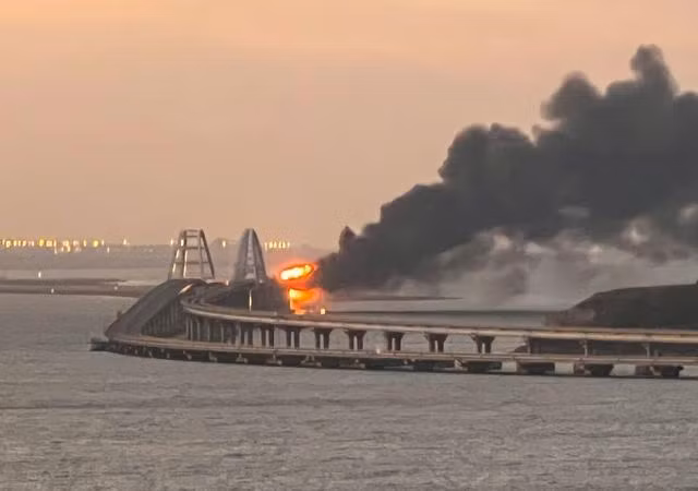 Suy cho cùng, sau khi xung đột Nga-Ukraine nổ ra, Nga và Ukraine về cơ bản đã ngầm hiểu nhau, khi AFU liên tục vượt qua “ranh giới đỏ” của RFAF, và Moscow sẽ đe dọa tiến hành các cuộc tấn công nhằm vào các cơ quan ra quyết định của Ukraine. Giờ đây, AFU phá bỏ sự hiểu biết ngầm này, điều đó chỉ có thể khiến cuộc chiến giữa Nga và Ukraine ngày càng trở nên tồi tệ hơn, với quy mô và cường độ ngày càng tăng mạnh. 