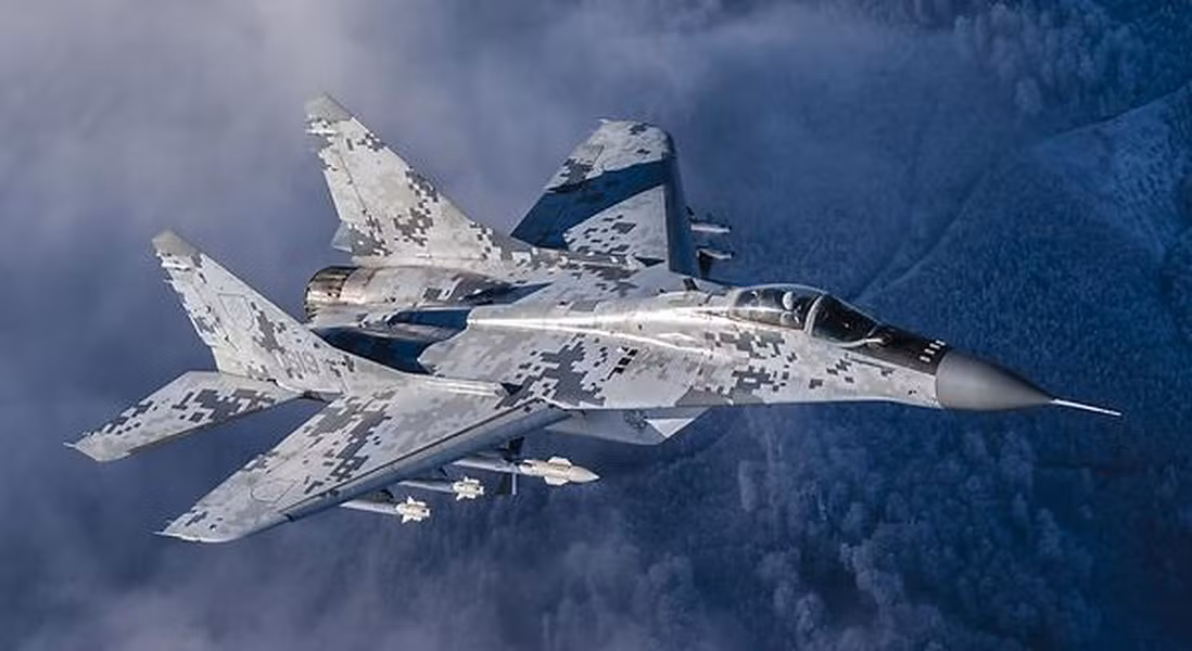 MiG-29 là máy bay chiến đấu tuyến trước, do Cục thiết kế Mikoyan phát triển từ thời Liên Xô, chủ yếu làm nhiệm vụ chiếm ưu thế trên không trên chiến trường. MiG-29 có khả năng cơ động tốt và có thể thực hiện các cuộc không đối không tầm trung, bằng tên lửa dẫn đường radar bán chủ động.