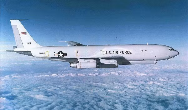 Khi cuộc xung đột bùng nổ, nếu máy bay quân sự Nga xâm nhập không phận Ukraine, các hệ thống giám sát như vệ tinh và máy bay trinh sát của Mỹ (hoạt động tại biên giới giáp Ukraine như Ba Lan hoặc Rumania), nhanh chóng khóa máy bay chiến đấu của Nga.