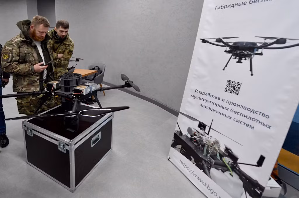 Trong khi tốc độ bay của UAV dân dụng rất chậm, "hiệu ứng Doppler" không rõ ràng và do nhiễu loạn không khí ở độ cao dưới 1.000 mét lại càng khó phát hiện; vì vậy rất khó sử dụng Pantsir-S1 và Tor-M1 để chống lại loại thiết bị này.