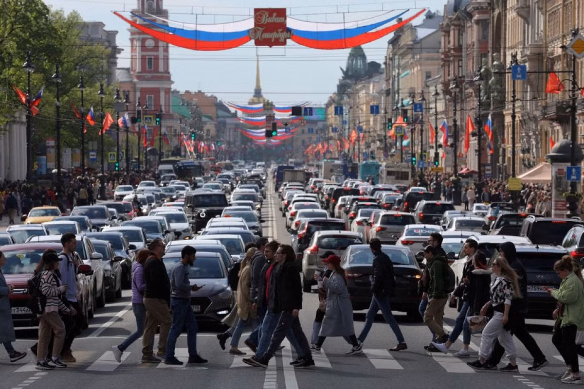 Theo tiêu chuẩn của Ngân hàng Thế giới mới nhất vào năm 2023, để lọt vào nhóm “các nước có thu nhập cao”, thu nhập quốc dân bình quân đầu người phải vượt quá 14.005 USD, cao hơn mức 13.845 USD vào năm 2022. 