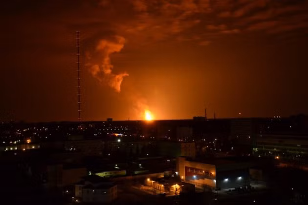 Còn trên chiến trường Syria, các thành viên của nhóm phiến quân Quân đội quốc gia Syria thân Thổ Nhĩ Kỳ đã cho biết thông tin quan trọng, chỉ cách đây vài giờ, các vị trí trú quân của họ đã bị trúng một tên lửa dẫn đường đất đối đất.