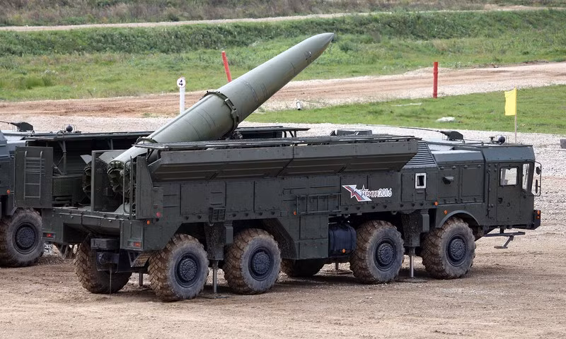 Tuy nhiên, từ cuộc khủng hoảng Ukraine năm 2014, Nga đã phải chịu sự cấm vận của phương Tây, nhưng nước này vẫn có thể tung ra hàng loạt vũ khí mới đẳng cấp thế giới với mức độ thông tin hóa, tự động hóa rất cao và tất nhiên sẽ phải sử dụng nhiều con chip có tốc độ xử lý cao.
